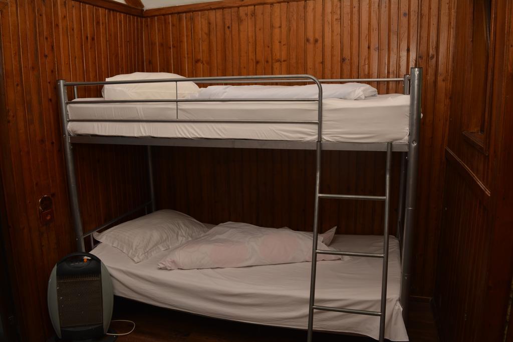 Cornul Vanatorului Bungalows Piteszti Zewnętrze zdjęcie